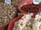 Banco di frutta secca al mercato Latino di piazza Epiro