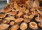 Prodotti in legno al mercato natalizio di Piazza Mazzini